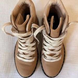 Sorel boots size 8 USA